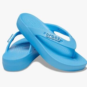 NWOT Crocs Women's Classic Platform Flip Flops - Size 8